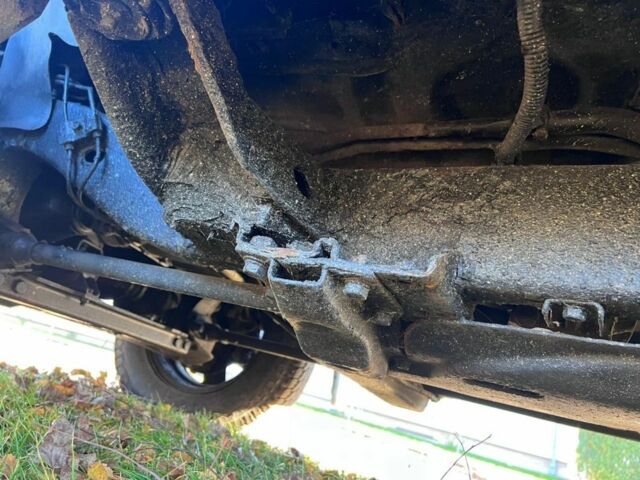 Зеленый Мицубиси Л 200, объемом двигателя 2.5 л и пробегом 380 тыс. км за 4875 $, фото 4 на Automoto.ua