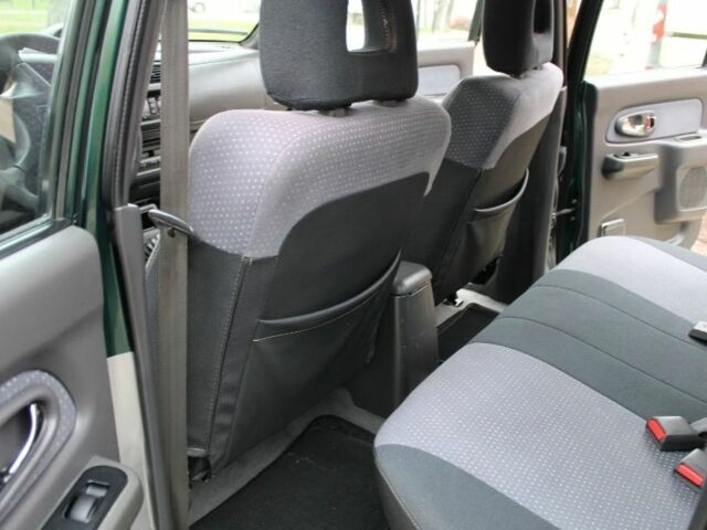 Зелений Міцубісі Л 200, об'ємом двигуна 0 л та пробігом 124 тис. км за 2600 $, фото 10 на Automoto.ua