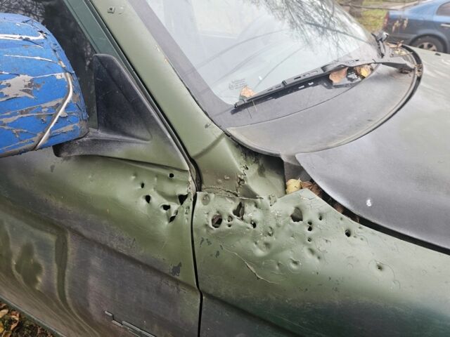 Зелений Міцубісі Л 200, об'ємом двигуна 2.5 л та пробігом 250 тис. км за 2620 $, фото 5 на Automoto.ua