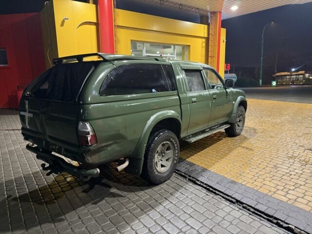 Зеленый Мицубиси Л 200, объемом двигателя 0 л и пробегом 200 тыс. км за 3700 $, фото 2 на Automoto.ua