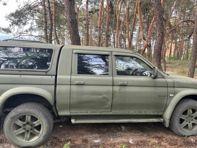 Зелений Міцубісі Л 200, об'ємом двигуна 2.5 л та пробігом 1000 тис. км за 5500 $, фото 2 на Automoto.ua