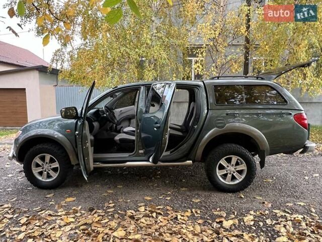 Мицубиси Л 200 2007 в Одессе на Automoto.ua Зеленый Мицубиси Л 200, объемом двигателя 2.5 л и пробегом 132 тыс. км за 12500 $, фото 6 на Automoto.ua