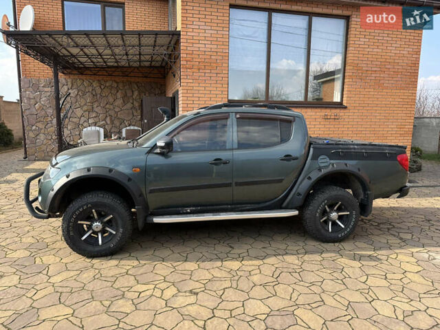 Зелений Міцубісі Л 200, об'ємом двигуна 2.48 л та пробігом 466 тис. км за 14000 $, фото 3 на Automoto.ua