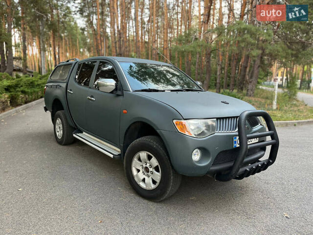 Мицубиси Л 200 2007 в Новомосковске на Automoto.ua Зеленый Мицубиси Л 200, объемом двигателя 2.5 л и пробегом 300 тыс. км за 10500 $, фото 2 на Automoto.ua