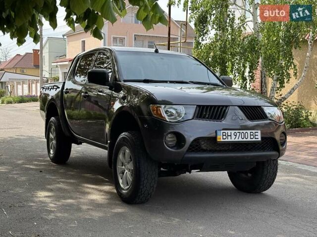 Зелений Міцубісі Л 200, об'ємом двигуна 2.48 л та пробігом 200 тис. км за 10999 $, фото 4 на Automoto.ua