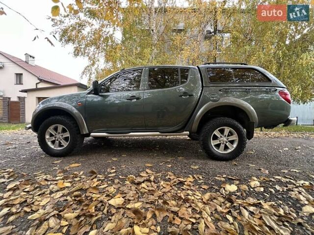 Мицубиси Л 200 2007 в Одессе на Automoto.ua Зеленый Мицубиси Л 200, объемом двигателя 2.5 л и пробегом 132 тыс. км за 12500 $, фото 3 на Automoto.ua