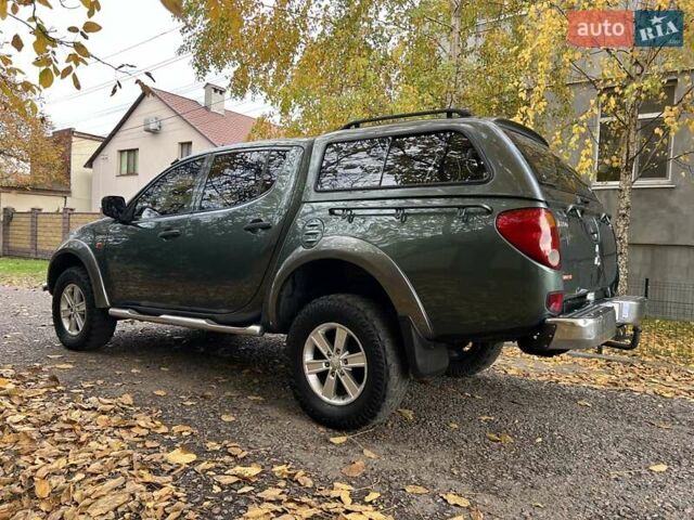 Мицубиси Л 200 2007 в Одессе на Automoto.ua Зеленый Мицубиси Л 200, объемом двигателя 2.5 л и пробегом 132 тыс. км за 12500 $, фото 5 на Automoto.ua
