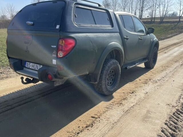 Зеленый Мицубиси Л 200, объемом двигателя 2.5 л и пробегом 263 тыс. км за 4200 $, фото 5 на Automoto.ua