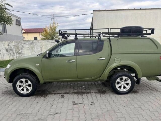 Зеленый Мицубиси Л 200, объемом двигателя 2.5 л и пробегом 242 тыс. км за 2900 $, фото 3 на Automoto.ua