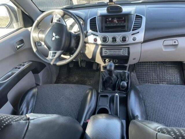 Зеленый Мицубиси Л 200, объемом двигателя 2.5 л и пробегом 263 тыс. км за 4200 $, фото 6 на Automoto.ua