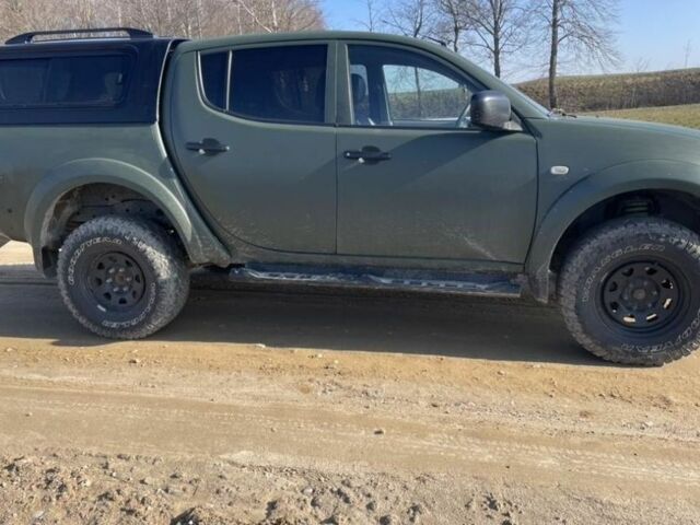 Зеленый Мицубиси Л 200, объемом двигателя 2.5 л и пробегом 263 тыс. км за 4200 $, фото 4 на Automoto.ua