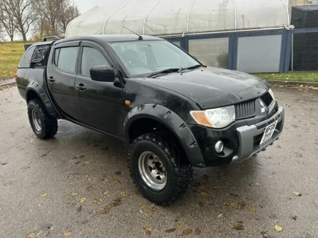 Зелений Міцубісі Л 200, об'ємом двигуна 0 л та пробігом 231 тис. км за 5484 $, фото 3 на Automoto.ua