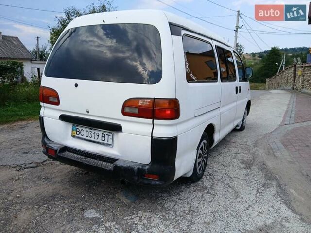 Белый Мицубиси Л 400, объемом двигателя 2.48 л и пробегом 323 тыс. км за 3300 $, фото 4 на Automoto.ua