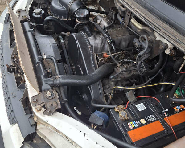 Білий Міцубісі Л 400, об'ємом двигуна 2.48 л та пробігом 460 тис. км за 4000 $, фото 9 на Automoto.ua