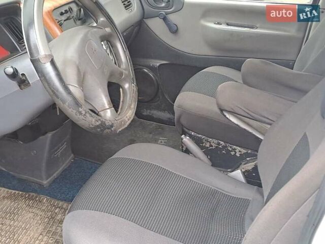 Білий Міцубісі Л 400, об'ємом двигуна 2.5 л та пробігом 294 тис. км за 5240 $, фото 9 на Automoto.ua