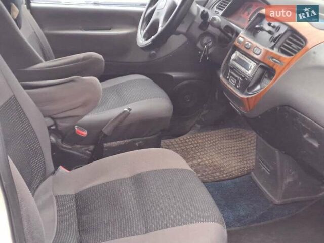 Білий Міцубісі Л 400, об'ємом двигуна 2.5 л та пробігом 294 тис. км за 5240 $, фото 8 на Automoto.ua