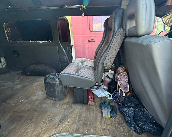 Білий Міцубісі Л 400, об'ємом двигуна 2.48 л та пробігом 315 тис. км за 3333 $, фото 4 на Automoto.ua