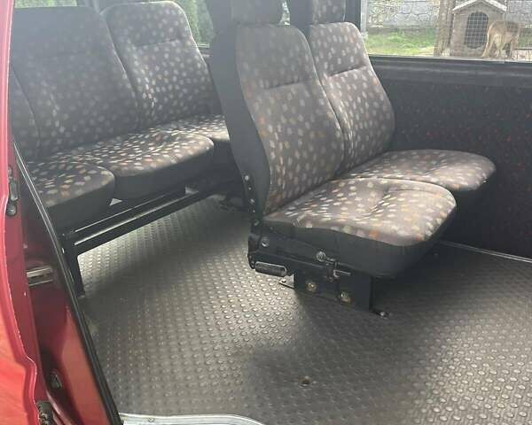 Красный Мицубиси Л 400, объемом двигателя 2.48 л и пробегом 256 тыс. км за 3700 $, фото 4 на Automoto.ua
