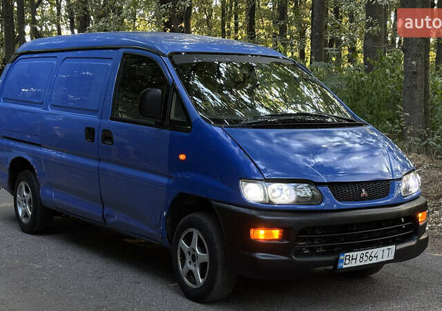 Синий Мицубиси Л 400, объемом двигателя 2.48 л и пробегом 347 тыс. км за 3800 $, фото 2 на Automoto.ua
