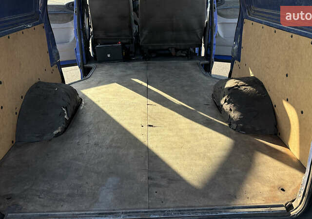 Синий Мицубиси Л 400, объемом двигателя 2.48 л и пробегом 347 тыс. км за 3800 $, фото 13 на Automoto.ua