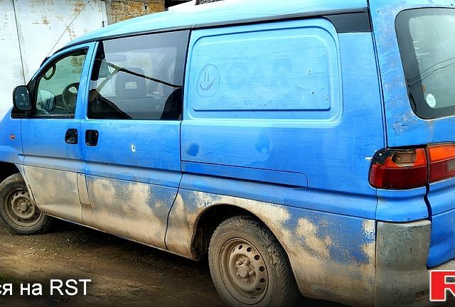 Синий Мицубиси Л 400, объемом двигателя 2.5 л и пробегом 350 тыс. км за 2200 $, фото 2 на Automoto.ua