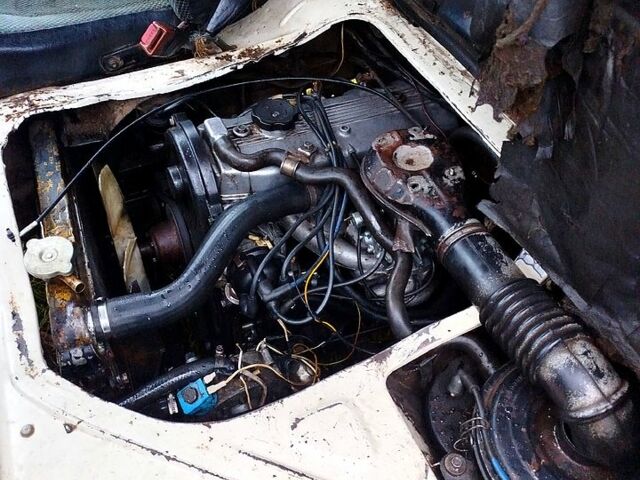 Белый Мицубиси Л300, объемом двигателя 1.6 л и пробегом 270 тыс. км за 650 $, фото 5 на Automoto.ua