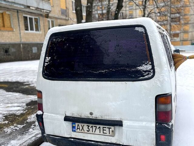 Белый Мицубиси Л300, объемом двигателя 2 л и пробегом 400 тыс. км за 1200 $, фото 3 на Automoto.ua