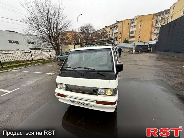 Белый Мицубиси Л300, объемом двигателя 2.5 л и пробегом 350 тыс. км за 2700 $, фото 8 на Automoto.ua