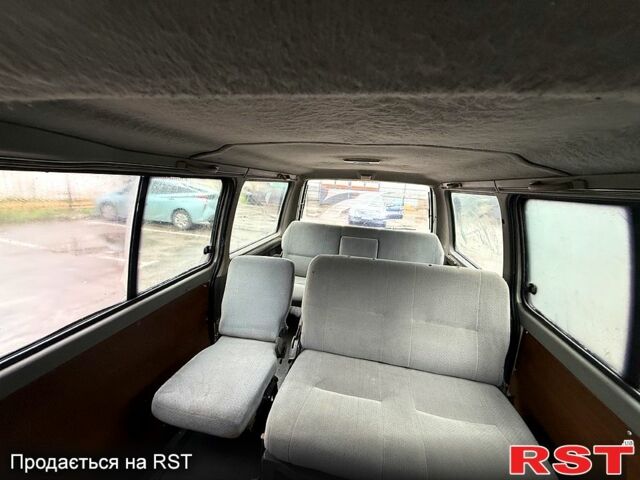 Белый Мицубиси Л300, объемом двигателя 2.5 л и пробегом 350 тыс. км за 2700 $, фото 12 на Automoto.ua