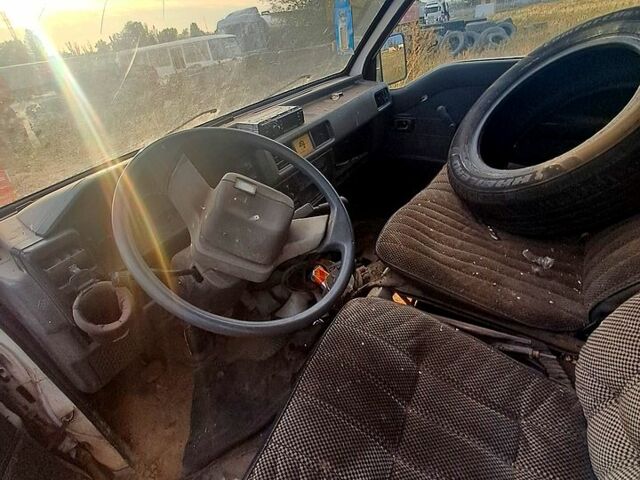 Мицубиси Л300, объемом двигателя 2.5 л и пробегом 200 тыс. км за 500 $, фото 1 на Automoto.ua