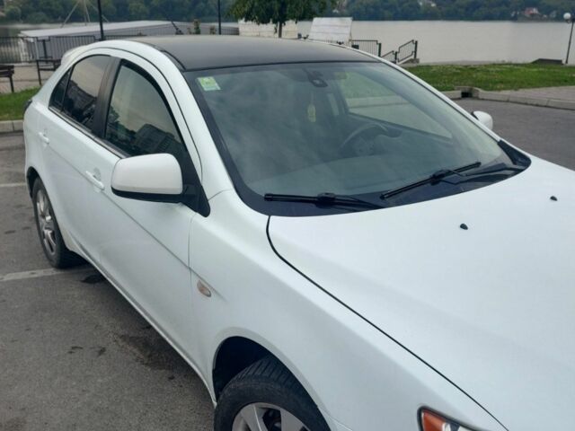 Белый Мицубиси Лансер Спортбэк, объемом двигателя 1.5 л и пробегом 279 тыс. км за 6100 $, фото 1 на Automoto.ua