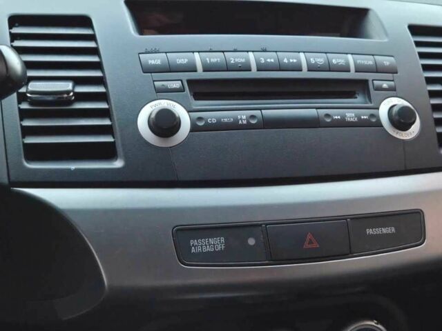 Бежевый Мицубиси Лансер Спортбэк, объемом двигателя 1.8 л и пробегом 204 тыс. км за 7300 $, фото 7 на Automoto.ua