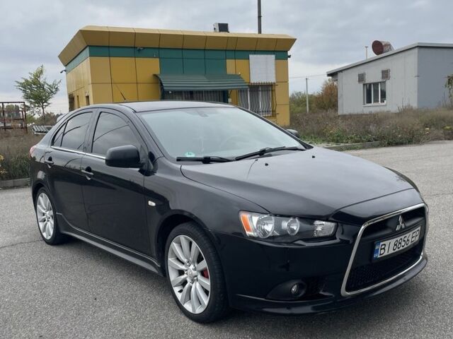 Чорний Міцубісі Лансер Спортбек, об'ємом двигуна 2 л та пробігом 333 тис. км за 6800 $, фото 1 на Automoto.ua
