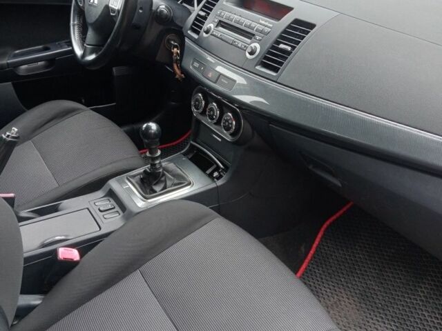 Красный Мицубиси Лансер Спортбэк, объемом двигателя 1.8 л и пробегом 318 тыс. км за 6850 $, фото 4 на Automoto.ua