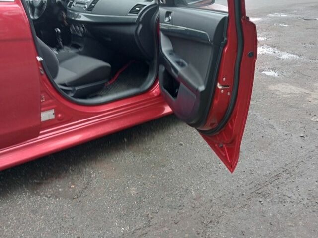 Красный Мицубиси Лансер Спортбэк, объемом двигателя 1.8 л и пробегом 318 тыс. км за 6850 $, фото 6 на Automoto.ua