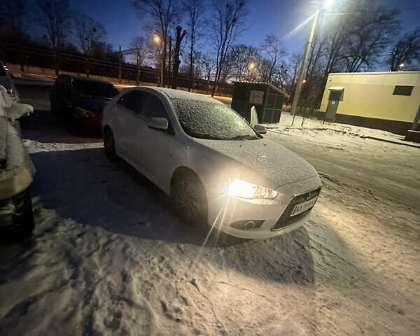 Белый Мицубиси Лансер, объемом двигателя 1.8 л и пробегом 230 тыс. км за 6500 $, фото 5 на Automoto.ua