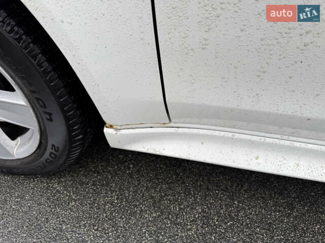 Белый Мицубиси Лансер, объемом двигателя 1.8 л и пробегом 258 тыс. км за 6100 $, фото 7 на Automoto.ua