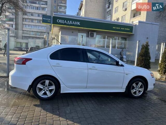 Білий Міцубісі Lancer, об'ємом двигуна 1.8 л та пробігом 225 тис. км за 5000 $, фото 3 на Automoto.ua