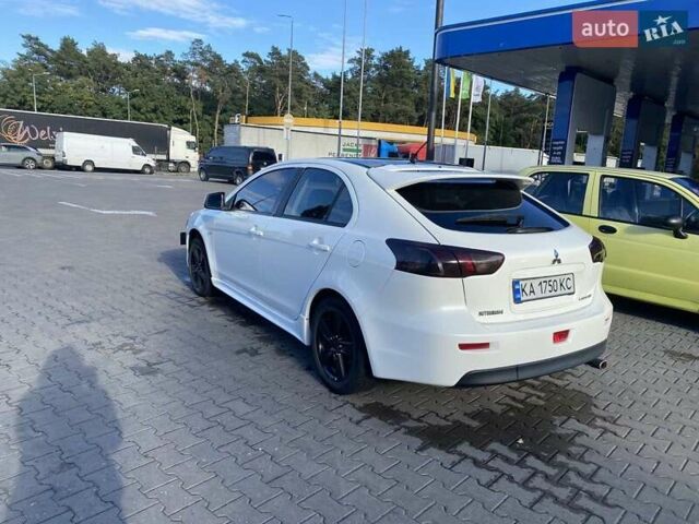 Белый Мицубиси Лансер, объемом двигателя 1.8 л и пробегом 215 тыс. км за 7000 $, фото 3 на Automoto.ua