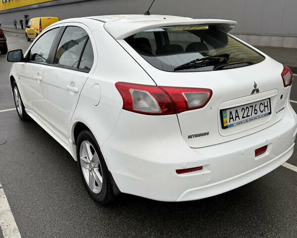 Белый Мицубиси Лансер, объемом двигателя 1.8 л и пробегом 258 тыс. км за 6100 $, фото 6 на Automoto.ua