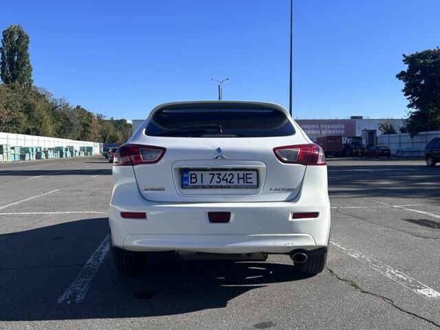 Белый Мицубиси Лансер, объемом двигателя 1.8 л и пробегом 160 тыс. км за 8500 $, фото 2 на Automoto.ua