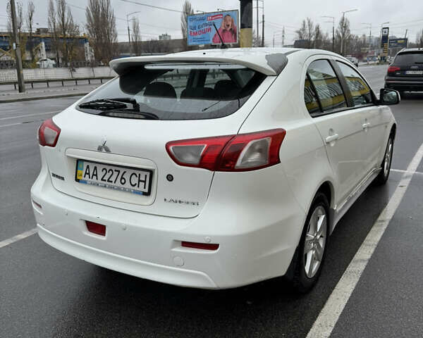 Белый Мицубиси Лансер, объемом двигателя 1.8 л и пробегом 258 тыс. км за 6100 $, фото 5 на Automoto.ua