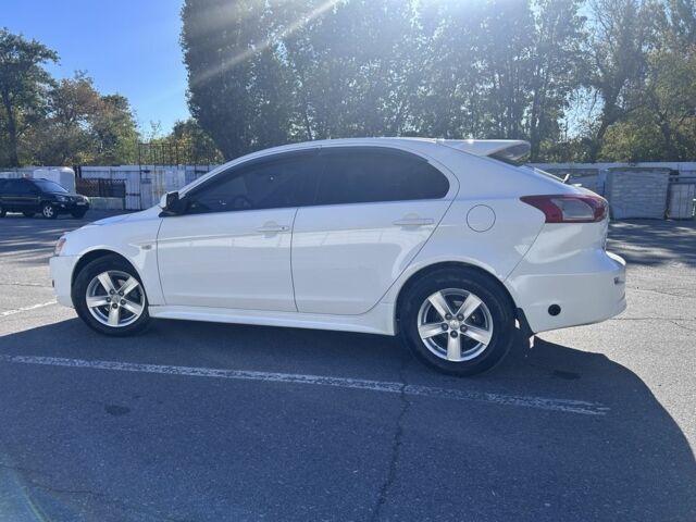 Белый Мицубиси Лансер, объемом двигателя 1.8 л и пробегом 160 тыс. км за 8500 $, фото 3 на Automoto.ua