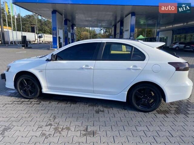 Белый Мицубиси Лансер, объемом двигателя 1.8 л и пробегом 215 тыс. км за 7000 $, фото 2 на Automoto.ua