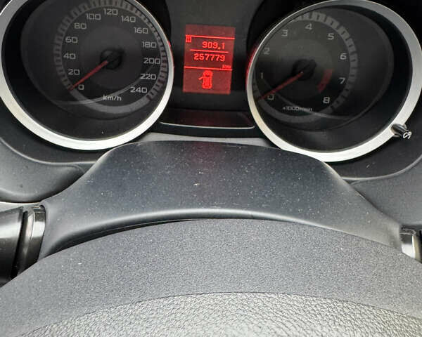 Белый Мицубиси Лансер, объемом двигателя 1.8 л и пробегом 258 тыс. км за 6100 $, фото 1 на Automoto.ua