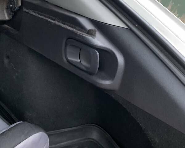 Белый Мицубиси Лансер, объемом двигателя 1.8 л и пробегом 214 тыс. км за 7000 $, фото 20 на Automoto.ua