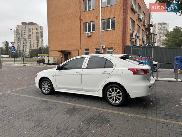 Белый Мицубиси Лансер, объемом двигателя 1.8 л и пробегом 151 тыс. км за 7850 $, фото 2 на Automoto.ua
