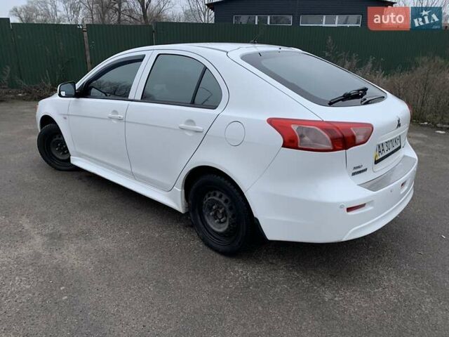 Белый Мицубиси Лансер, объемом двигателя 1.8 л и пробегом 214 тыс. км за 7000 $, фото 4 на Automoto.ua