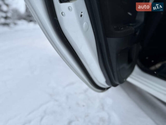 Белый Мицубиси Лансер, объемом двигателя 1.6 л и пробегом 225 тыс. км за 6250 $, фото 22 на Automoto.ua