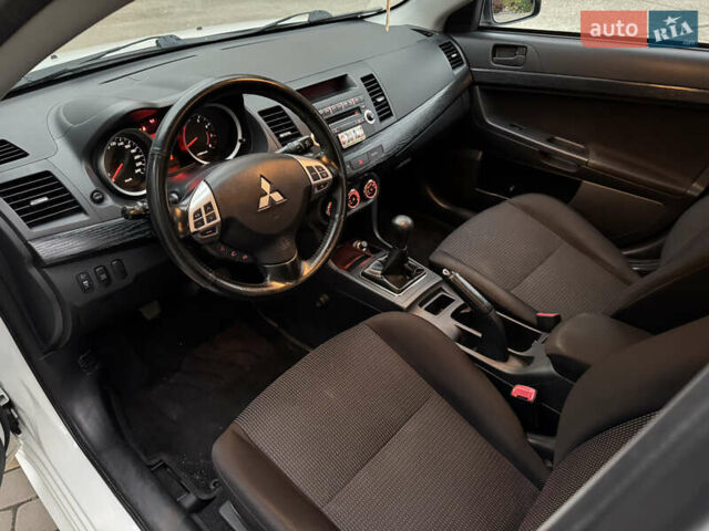 Мицубиси Лансер 2010 в Броварах на Automoto.ua Белый Мицубиси Лансер, объемом двигателя 1.8 л и пробегом 160 тыс. км за 7600 $, фото 11 на Automoto.ua